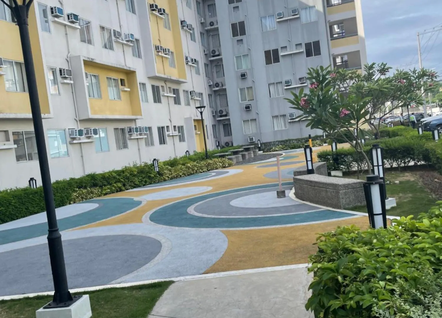 8 Spatial Condominium Davao Stadt Aparthotel